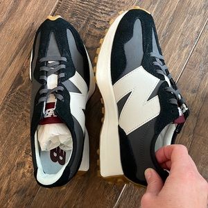 NWT Women’s New Balance 327 - size 7.5